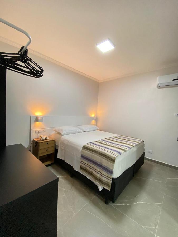 Flat - Acomoda Ate 4 Hospedes - Bairro Do Gonzaga - Santos Sp מראה חיצוני תמונה