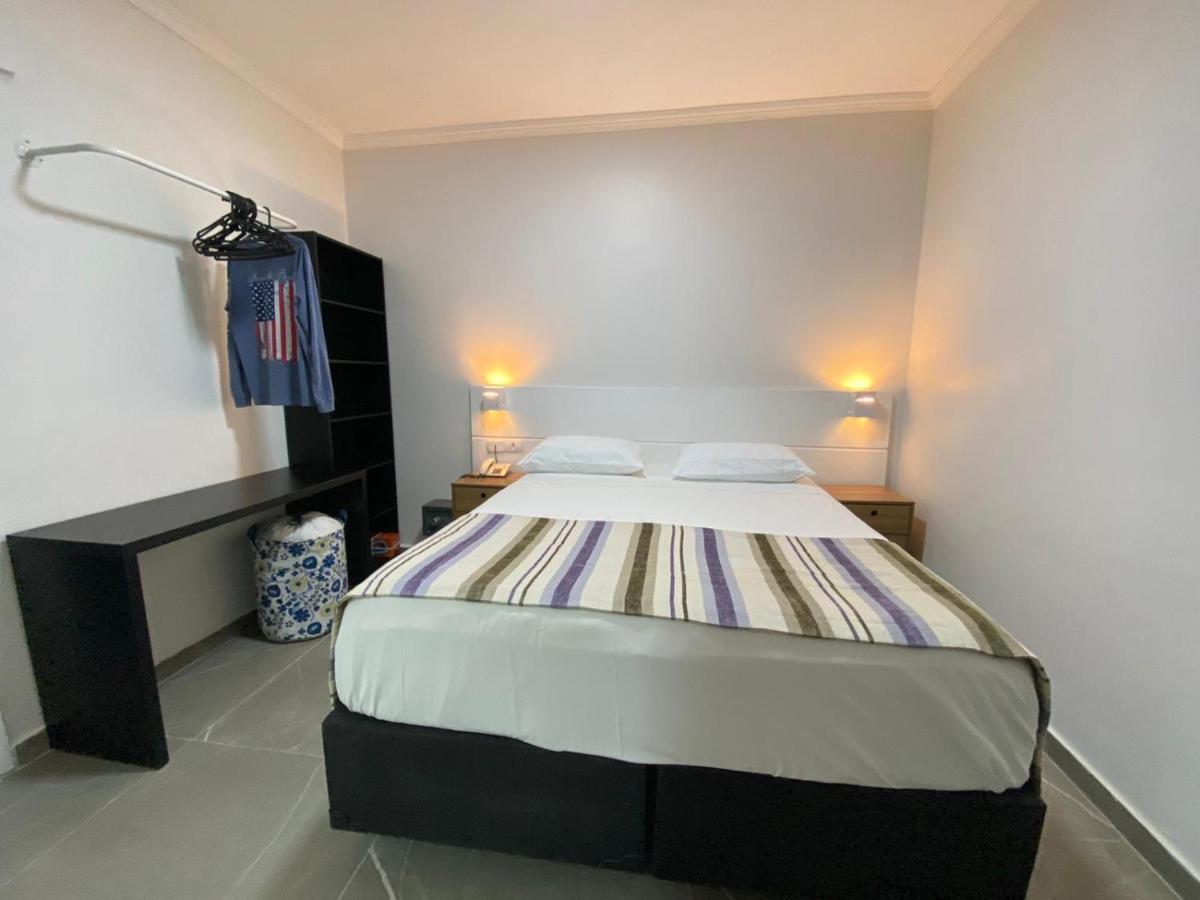 Flat - Acomoda Ate 4 Hospedes - Bairro Do Gonzaga - Santos Sp מראה חיצוני תמונה